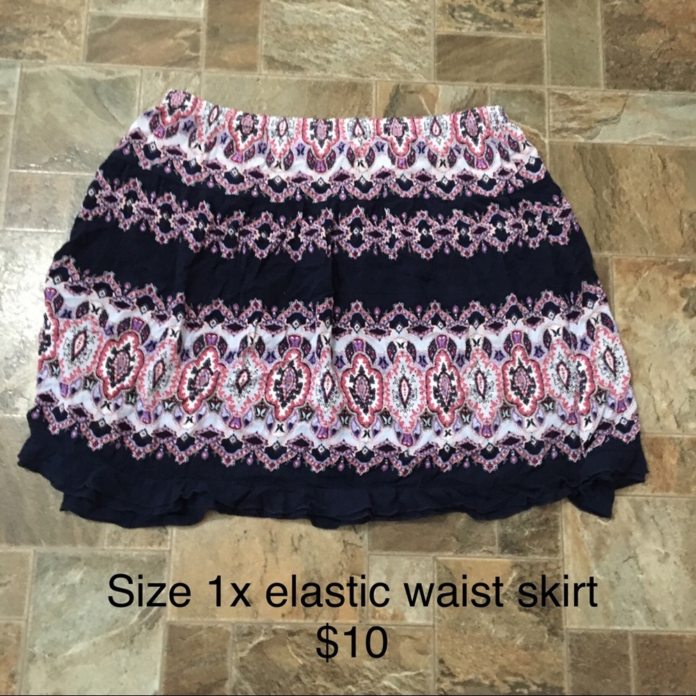 Elastic waist knee length skirt